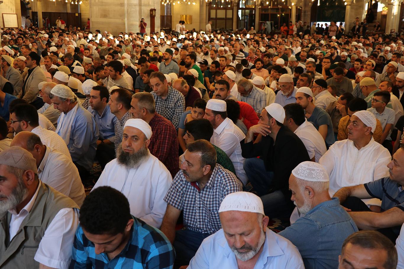 "Bayram kırgınlıkların unutulduğu günlerdir"